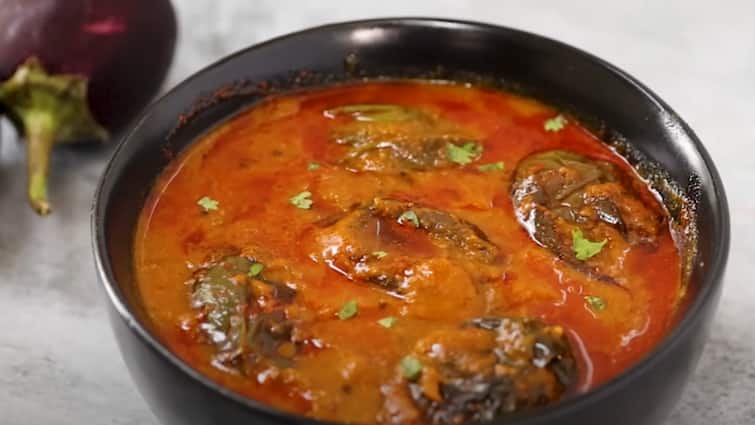 tasty brinjal gravy best and super combo for white rice எண்ணெய் கத்தரிக்காய் குழம்பு! இப்படி செய்தால் ஒரு கரண்டி சாதம் எக்ஸ்ட்ரா சாப்புடுவிங்க!
