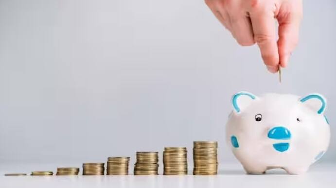 જો તમે નેશનલ સેવિંગ્સ રિકરિંગ ડિપોઝિટ એકાઉન્ટ (RD) માં પાંચ વર્ષ માટે રોકાણ કરો છો તો તમને આવકવેરાની કલમ 80C હેઠળ મુક્તિનો લાભ મળતો નથી. સ્કીમ હેઠળ જમા રકમ પર 6.7 ટકા વ્યાજ આપવામાં આવે છે.