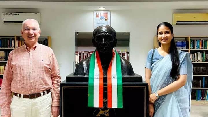 দেশের অন্যতম কঠিন পরীক্ষায় কোনও কোচিং ছাড়া প্রথমবারেই পাশ করে অনন্য দৃষ্টান্ত স্থাপন করেছেন দেশের অন্যতম কঠিন পরীক্ষায় কোনও কোচিং ছাড়া প্রথমবারেই পাশ করে অনন্য দৃষ্টান্ত স্থাপন করেছেন লঘিমা তিওয়ারি। ছবি- দেশের অন্যতম কঠিন পরীক্ষায় কোনও কোচিং ছাড়া প্রথমবারেই পাশ করে অনন্য দৃষ্টান্ত স্থাপন করেছেন লাঘিমা তিওয়ারি। ছবি- লাঘিমা তিওয়ারির ইনস্টাগ্রামর ইনস্টাগ্রাম। ছবি- লঘিমা তিওয়ারির ইনস্টাগ্রাম