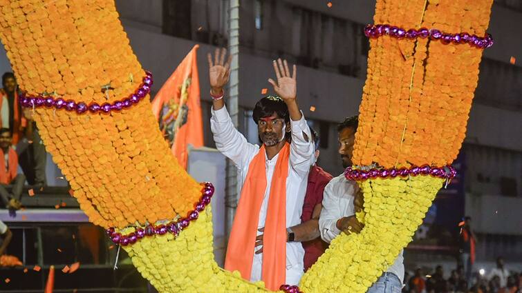 Swabhimani Shetkari Sanghatna demanded Manoj Jarange patil should contest the Lok Sabha elections Jalna Nashik Maharashtra Marathi News 'मनोज जरांगे पाटलांनी लोकसभा निवडणूक लढवावी'; वंचित पाठोपाठ स्वाभिमानी शेतकरी संघटनेची मागणी