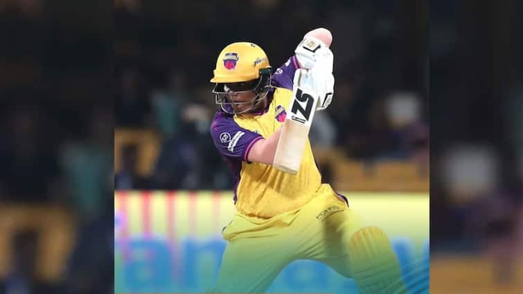 Kiran Navgire scored 57 runs in 31 balls 6 fours and 4 sixes Mumbai Indians UP Warriorz Kiran Navgire  : 4 4 4 4 4 4 6 6 6 6..सोलापूरच्या किरण नवगिरेने मुंबई इंडियन्सला धू धू धुतले, चौकार-षटकारांचा वर्षाव