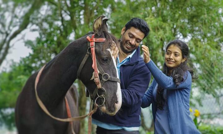 அதோமுகம் : இயக்குனர் சுனில் தேவ் இயக்கத்தில் எஸ் பி சித்தார்த், சைதன்யா பிரதாப், சரித்திரன் மற்றும் பலர் நடித்துள்ள இந்த க்ரைம் சஸ்பென்ஸ் த்ரில்லர் திரைப்படம் நாளை வெளியாக உள்ளது.