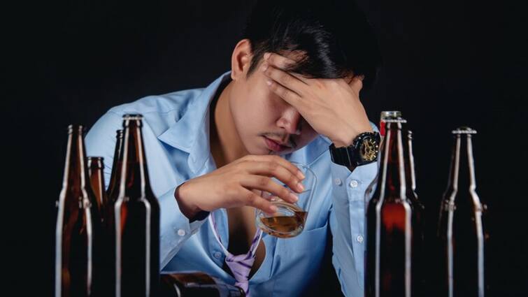शराब का नशा ज्यादा होने पर उल्टी क्यों आती है? Why does vomiting occur when there is excessive alcohol intoxication शराब का नशा ज्यादा होने पर उल्टी क्यों आती है?