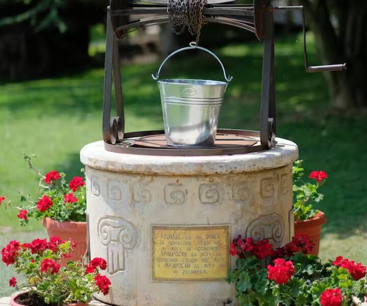 ਇਹੀ ਕਾਰਨ ਹੈ ਕਿ ਖੂਹ ਸਦੀਆਂ ਤੱਕ ਰਹਿੰਦੇ ਹਨ ਅਤੇ ਟੁੱਟਦੇ ਨਹੀਂ। ਇਸ ਵਿੱਚ ਸਭ ਤੋਂ ਵੱਡਾ ਯੋਗਦਾਨ ਇਸ ਦੀ ਗੋਲਾਈ ਦਾ ਹੈ।