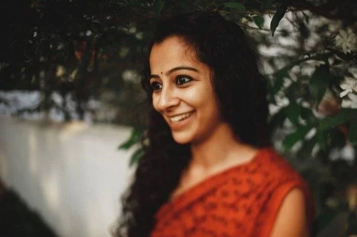 இப்படத்தில் துருவ் விக்ரமுக்கு ஜோடியாக மலையாள நடிகை தர்ஷனா ராஜேந்திரன் நடிக்கவுள்ளார் என்ற தகவல் பரவிவர, மற்றொரு பக்கம் அனுபமா பரமேஸ்வரன் நடிக்கவுள்ளார் என்றும் தகவல் பரவிவருகிறது
