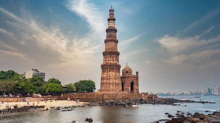 बता दें कि कुतुब मीनार में ये नजारा आम फोटो से काफी अलग है. आपने शायद ही कभी ऐसी तस्वीरों की कल्पना की होगी.