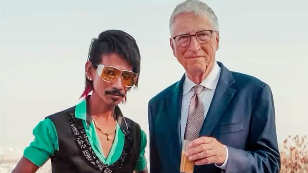 'Didn't Know Who He Is': Internet Sensation Dolly Chaiwala Shares Story Behind Serving Tea To Bill Gates Internet Sensation Dolly Chaiwala Shares Story Bill Gates Nagpur Viral Video 'Didn't Know Who He Is': Internet Sensation Dolly Chaiwala Shares Story Behind Serving Tea To Bill Gates