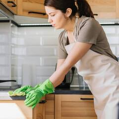 oil Stain: ਕੀ ਤੁਸੀਂ ਵੀ ਹੋ ਰਸੋਈ 'ਚ ਤੇਲ ਦੇ ਦਾਗ-ਧੱਬਿਆਂ ਤੋਂ ਪ੍ਰੇਸ਼ਾਨ ਤਾਂ ਜਾਣੋ ਇਸਦੇ ਹੱਲ