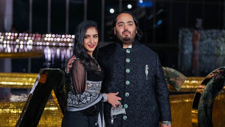 Anant ambani said about akash and isha ambani before wedding with Radhika Merchant 'हम दोनो भाइयों को एक-दूसरे पर है पूरा भरोसा, फेविक्विक से चिपके हैं', शादी से पहले बोले अनंत अंबानी