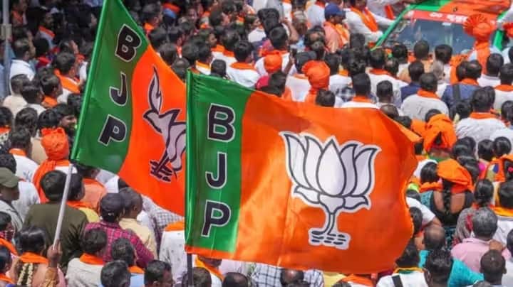 up politics Allies with opposition on the issue of caste census, BJP tension increased in UP subhaspa nishad party op rajbhar UP Politics: यूपी में इस के मुद्दे पर विपक्ष के साथ सहयोगी, यूपी में बढ़ी बीजेपी की टेंशन