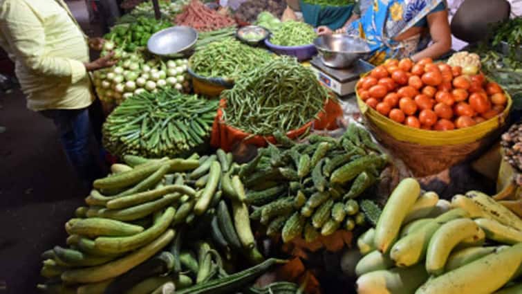 Vegetables price list february 29 2024 chennai koyambedu market Vegetable Price: குறையும் பூண்டின் விலை.. ஏற்றத்தில் மற்ற காய்கறிகள்.. இன்றைய பட்டியல் இதோ..