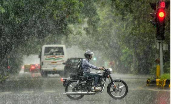 Weather Update Rain prediction in mumbai maharashtra madhya maharashtra punjab rajasthan Jammu Kashmir HImachal Pradesh IMD Weather forecast marathi news Rain Update : मुंबईसह राज्यात पावसाची रिमझिम, काही भागात तापमानात वाढ! पुढील 24 तास पावसाचा अंदाज कायम