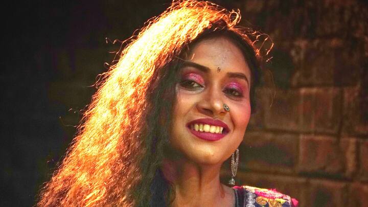 এই ছবিতে শ্রীলেখা মিত্রকে দেখা যাবে একজন বারবনিতার চরিত্রে। ছবিতে তাঁর একটি আইটেম নম্বরও রয়েছে। নৈহাটি ও তার আসেপাশের অঞ্চলে হয়েছে ছবির শ্যুটিং।