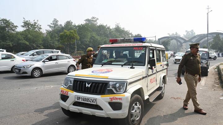 Delhi News Twelve Cops Injured After Mob Attacks Police In West Delhi 12 Cops Injured After Mob Attacks Police In West Delhi