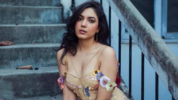 Ritu Varma Photos: లుక్ మార్చింది లక్ కలిసొచ్చేనా మరి! Ritu Varma Photos: లుక్ మార్చింది లక్ కలిసొచ్చేనా మరి!