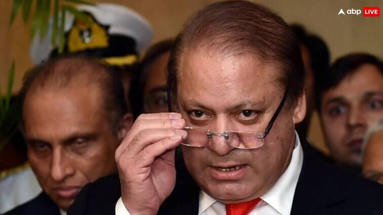 Pakistan Election 2024 Nawaz Sharif takes oath See photos नवाज शरीफ ने ली सांसद पद की शपथ, पाकिस्तान के 3 बार रह चुके हैं PM