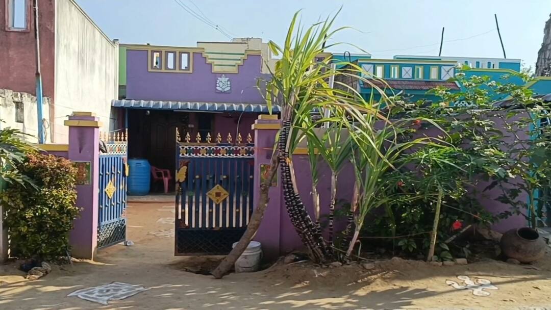 கணவருடன் ததாத உறவு; பெண்ணை சரமாரியாக கத்தியால் குத்திய பெண் - நாட்டறம்பள்ளி அருகே அதிர்ச்சி