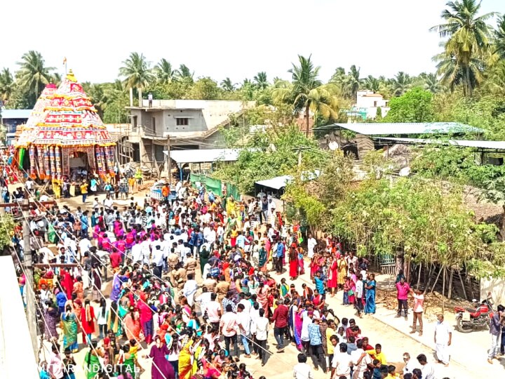 Thiruvenkadu Temple: திருவெண்காடு சுவேதாரண்யேசுவரர் கோயில் தேரோட்டம்; பரவசத்துடன் வடம் பிடித்து இழுத்த பக்தர்கள்