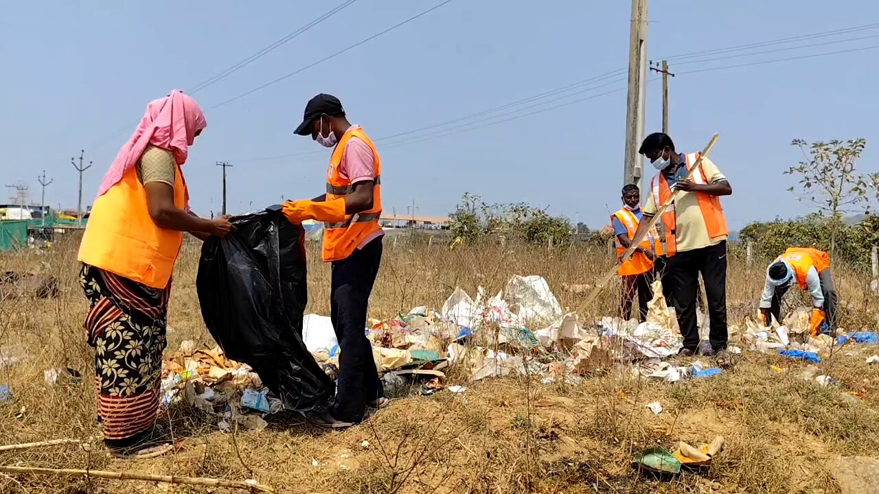 Medaram Jatara Effect: మొన్నటివరకు వావ్, నేడు వామ్మో! మేడారం జాతరలో భక్తులు తెచ్చిన తిప్పలు!