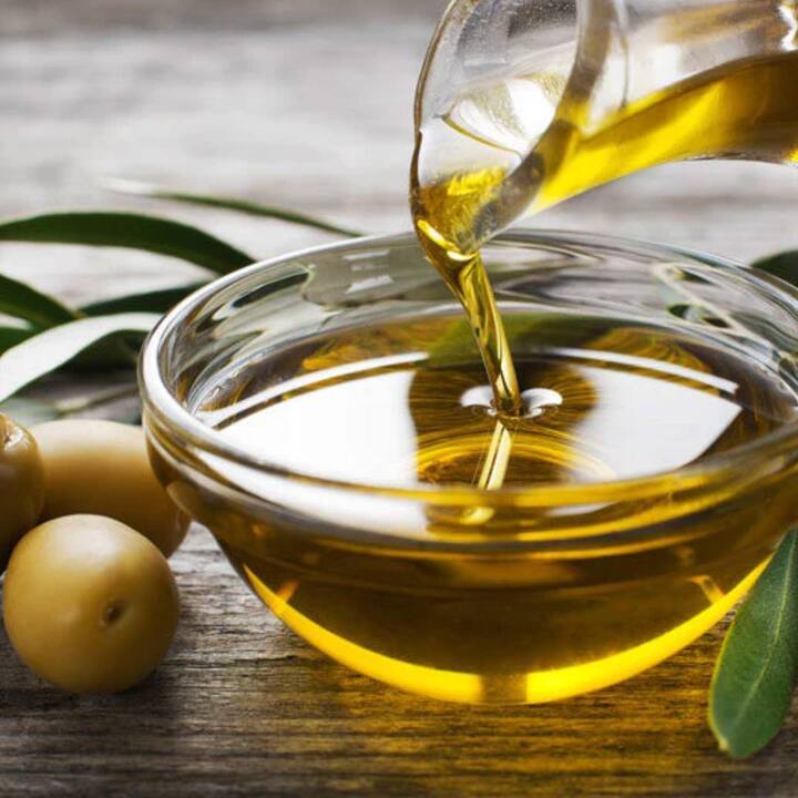 ਦਾੜ੍ਹੀ ਦੇ ਵਾਧੇ ਲਈ ਅਰਗਨ ਆਇਲ ਵੀ ਚੰਗਾ ਮੰਨਿਆ ਜਾਂਦਾ ਹੈ। ਇਹ ਵਿਟਾਮਿਨ ਈ ਅਤੇ ਐਂਟੀਆਕਸੀਡੈਂਟਸ ਨਾਲ ਭਰਪੂਰ ਹੁੰਦਾ ਹੈ, ਜੋ ਸੈੱਲਾਂ ਦੇ ਵਾਧੇ ਨੂੰ ਵਧਾ ਕੇ ਦਾੜ੍ਹੀ ਦੇ ਵਾਲਾਂ ਦੀ ਗੁਣਵੱਤਾ ਨੂੰ ਸੁਧਾਰਨ ਵਿੱਚ ਮਦਦ ਕਰਦਾ ਹੈ। ਇਹ ਦਾੜ੍ਹੀ ਦੇ ਵਾਲਾਂ ਨੂੰ ਜੜ੍ਹ ਤੋਂ ਮੁੜ ਸੁਰਜੀਤ ਕਰਨ ਵਿੱਚ ਮਦਦ ਕਰਦਾ ਹੈ।