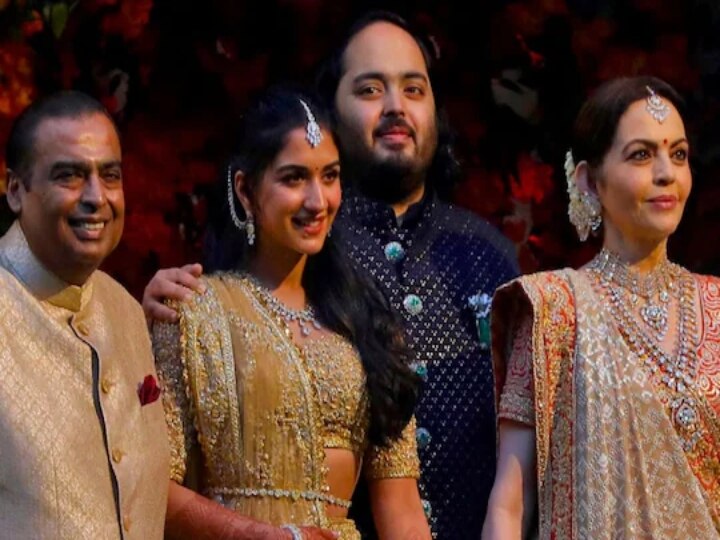 Anant Ambani - Radhika  : இவான்கா டிரம்ப் முதல் ஃபேஸ்புக் நிறுவனர் வரை.. களைகட்டும் முகேஷ் அம்பானி வீட்டு திருமணம் 