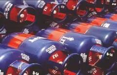 Financial Rules Change: ਮਹੀਨੇ ਦੀ ਸ਼ੁਰੂਆਤ ਵਿੱਚ ਆਮ ਲੋਕਾਂ ਨੂੰ ਮਹਿੰਗਾਈ ਦਾ ਝਟਕਾ, LPG-ATF ਦੀ ਕੀਮਤ ਤੋਂ ਲੈ ਕੇ GST ਦੇ ਬਦਲੇ ਨਿਯਮ, ਜਾਣੋ...