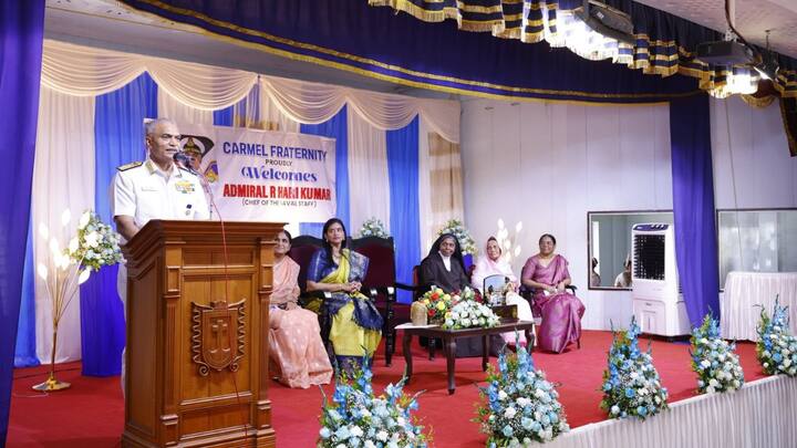 नौसेना प्रमुख ने बताया, 'कहीं भी एडमिशन नहीं मिलने से मैं और मेरा परिवार काफी निराश था. हालांकि, कार्मेल स्कूल ने मुझे विशेष परिस्थितियों में एक प्राइवेट स्टूडेंट के तौर पर एडमिशन दिया. कार्मेल स्कूल में बिताए दो साल मेरे जीवन में एक बड़ा मील का पत्थर साबित हुए.'