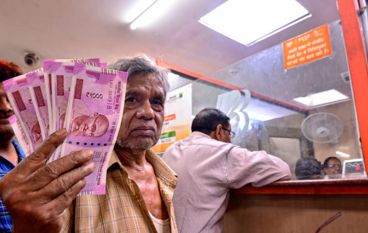 rbi-says-rs-2000-notes-worth-rs-8470-crore-still-with-public 2000 Bank Notes: এত টাকা গেল কোথায় ? ২০০০ টাকার নোট নিয়ে বড় তথ্য দিল RBI