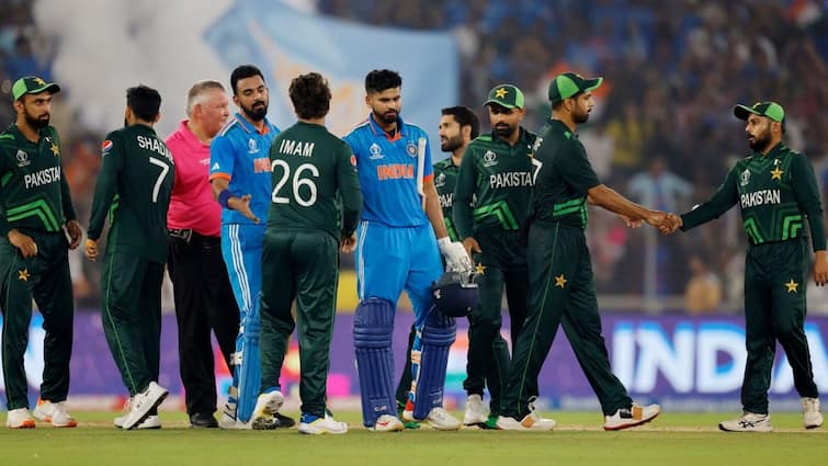 IND vs PAK India vs Pakistan match excitement will be double Netflix releases teaser of The Greatest Rivalry IND vs PAK: भारत-पाक मैच का लुत्फ होगा दोगुना, नेटफ्लिक्स ने 'द ग्रेटेस्ट राइवलरी' का टीजर किया रिलीज