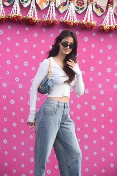 Anant Radhika Wedding: અનંત અંબાણીના પ્રી વેડિંગ સેલિબ્રેશનમાં બોલિવૂડ સ્ટાર્સનો જમાવડો, જુઓ તસવીરો