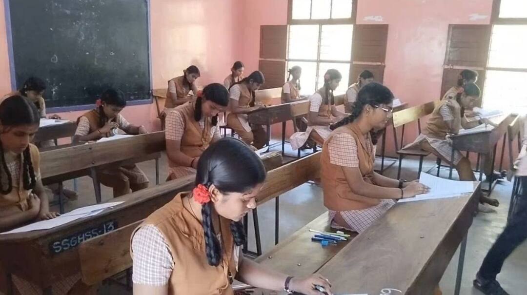 திருச்சி: 12 ஆம் வகுப்பு பொதுத்தேர்வு: 130 தேர்வு மையங்கள்; 30,003 மாணவ, மாணவிகள்