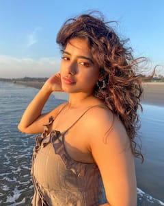 Ketika Sharma Viral Photos: బీచ్‌లో కేతిక శర్మ అందాల రచ్చ - మరి ఇంతలా హాట్‌ షో చేయాలా!
