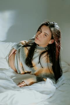 Hair Loss : प्रसूतीनंतर केस गळण्याच्या समस्येची ही आहेत कारणे , जाणून घ्या त्यावर उपाय !