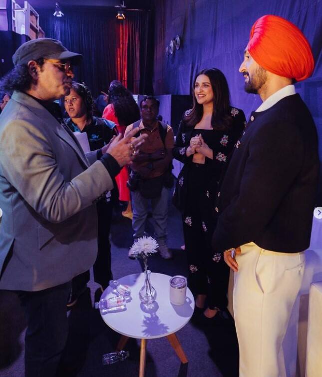 ਇਸ ਵਿਚਾਲੇ ਫਿਲਮ ਦੀ ਸਟਾਰ ਕਾਸਟ ਆਪਣੀ ਫਿਲਮ ਚਮਕੀਲਾ ਦੇ ਪ੍ਰਮੋਸ਼ਨ ਵਿੱਚ ਲੱਗੇ ਹੋਏ ਹਨ। ਇਸ ਦੌਰਾਨ ਉਨ੍ਹਾਂ ਦੀਆਂ ਕਈ ਸ਼ਾਨਦਾਰ ਤਸਵੀਰਾਂ ਸਾਹਮਣੇ ਆਈਆਂ ਹਨ।