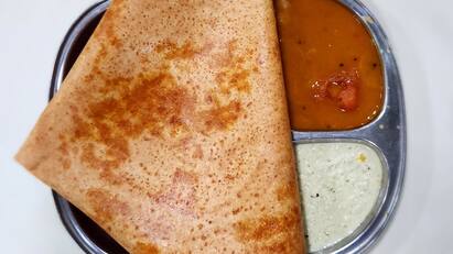 Instant crispy dosa with tasty chutney Instant Crispy Dosa: இன்ஸ்டண்ட் மொறு மொறு தோசை... அதற்கு ஏற்ற சூப்பர் சட்னி : இப்படி செய்து அசத்துங்க!