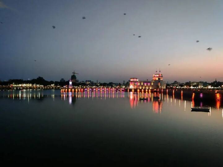 Lakhota Lake: Lakhota Lake, also known as Lakhota Talav or Ranmal Lake, is a man-made lake in Jamnagar, Gujarat. The lake is home to Lakhota Fort, situated on a small island within the lake. Visitors can explore the fort and its museum, which showcases artefacts and exhibits related to the region's heritage. Boat rides on the lake are also available. (Images source: Instagram/ lakhotalake )