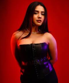 Roshni walia: રોશની વાલિયાનો ગોર્જિયસ લૂક જોઈ ચાહકો દંગ , તસવીરો વાયરલ