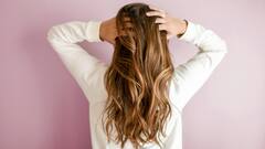 Hair Loss : प्रसूतीनंतर केस गळण्याच्या समस्येची ही आहेत कारणे , जाणून घ्या त्यावर उपाय !