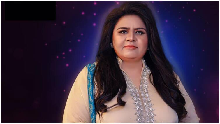 Shazia Manzoor slaps co host Sherry Nanha on Public Demand show Shazia Manzoor: ఇలాగేనా మాట్లాడేది? లైవ్ షోలో హోస్ట్ చెంప పగలగొట్టిన సింగర్, వీడియో వైరల్