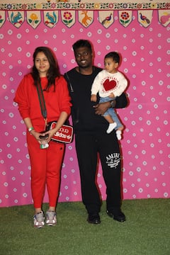 అనంత్ అంబానీ ప్రీ వెడ్డింగ్ సెలబ్రేషన్స్‌కు చేరుకున్న అట్లీ - భార్య, కొడుకుతో సహా!