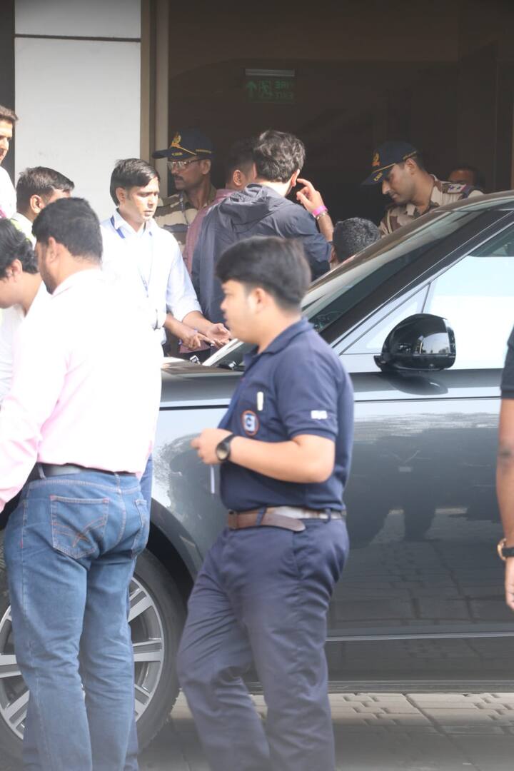 1 मार्च ते 3 मार्चदरम्यान त्यांचे प्री वेडिंगचे फंक्शन होणार आहेत. या कार्यक्रमात जगभरातील सेलिब्रिटी सहभागी होत आहेत. (photo: manavmanglani)