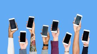 Smartphone : 'हे' प्रीमियम स्मार्टफोन्स 50 हजार रुपयांच्या आत खरेदी करा; दमदार फीचर्ससह कॅमेरा क्वालिटीही जबरदस्त