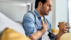 Heart Attack Symptoms: दिल का दौरा पड़ने के ठीक एक महीने पर शरीर पर दिखते हैं ये लक्षण