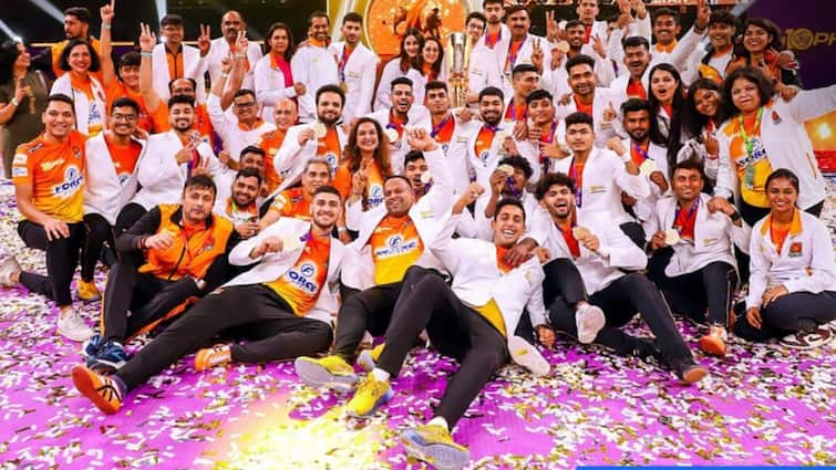 PKL 10 final Puneri Paltan crowned champions after dominant win over Haryana Steelers PKL 10 final: ప్రో కబడ్డీ లీగ్ ఛాంపియన్‌ పుణెరి పల్టన్‌