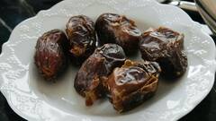 Sugar Cravings: মিষ্টি পছন্দ, ডায়েটের সময় হচ্ছে 'সুগার ক্রেভিং', সমস্যা নিয়ন্ত্রণে রাখতে কী কী খেতে পারেন?