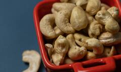 Benefits of Cashew : रिकाम्या पोटी 'काजू' खाल्ल्याने होतील हे फायदे !
