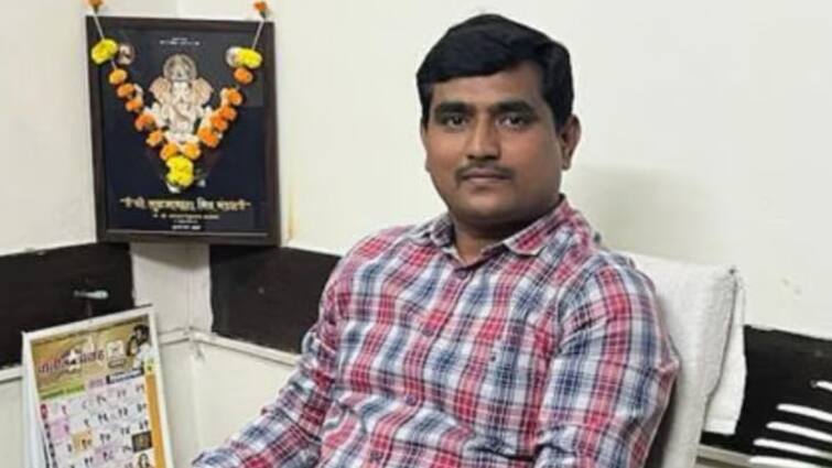 Pune Drugs Case of PSI A police sub inspector in Pimpri Chinchwad has been arrested in a drug case Marathi News Pune Drugs Case of PSI : पुण्यातील पीएसआयला झटपट पैसे कमावण्याचा हव्यास नडला, 45 कोटींच्या ड्रग्ज प्रकरणात बेड्या