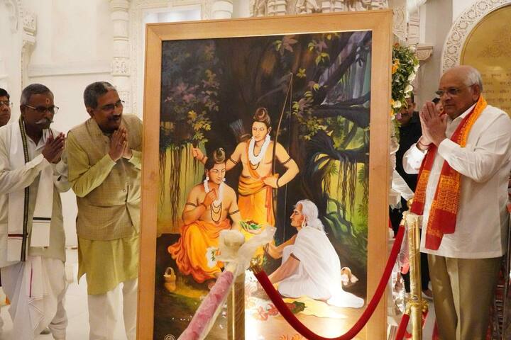 During the visit, Patel presented a painting depicting the events of Shabari Mata and Lord Ram to the trustees of the Ayodhya Ram Mandir Janmabhoomi Trust.
