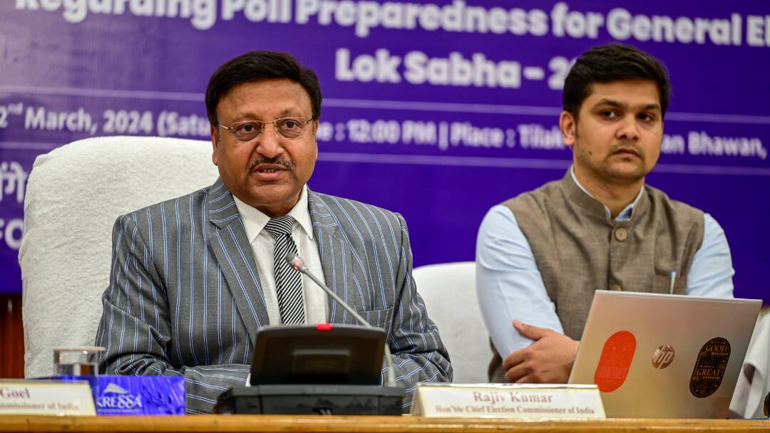 Lok Sabha Election 2024 Chief Election Commissioner Rajiv Kumar Voter Awareness Express Every Party Will Have Level Playing Field Lok Sabha Election 2024: Every Party Will Have Level Playing Field, No Biases, Says CEC Rajiv Kumar