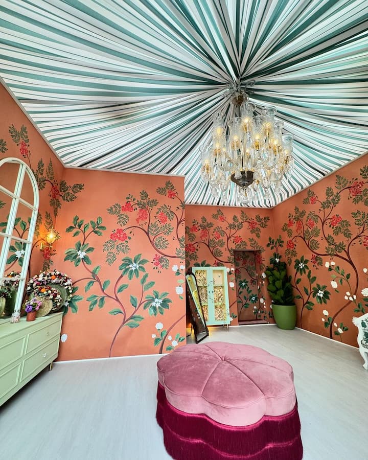 Each day of the festivities guarantees a distinct theme, spanning from an elegant cocktail evening to a safari adventure and an exploration of Jamnagar's verdant surroundings. (Image Source: Instagram/Manish Malhotra)